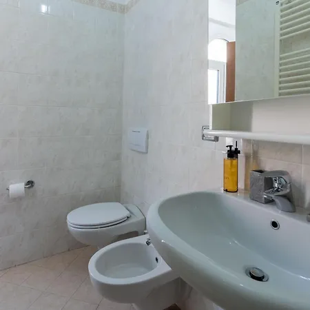 San Giacomo 4 Apartment *